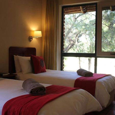 Ekuthuleni River Front Chalets Maruleng Bagian luar foto