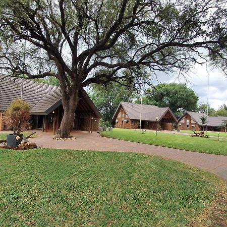 Ekuthuleni River Front Chalets Maruleng Bagian luar foto