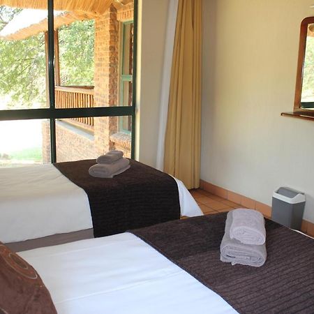 Ekuthuleni River Front Chalets Maruleng Bagian luar foto