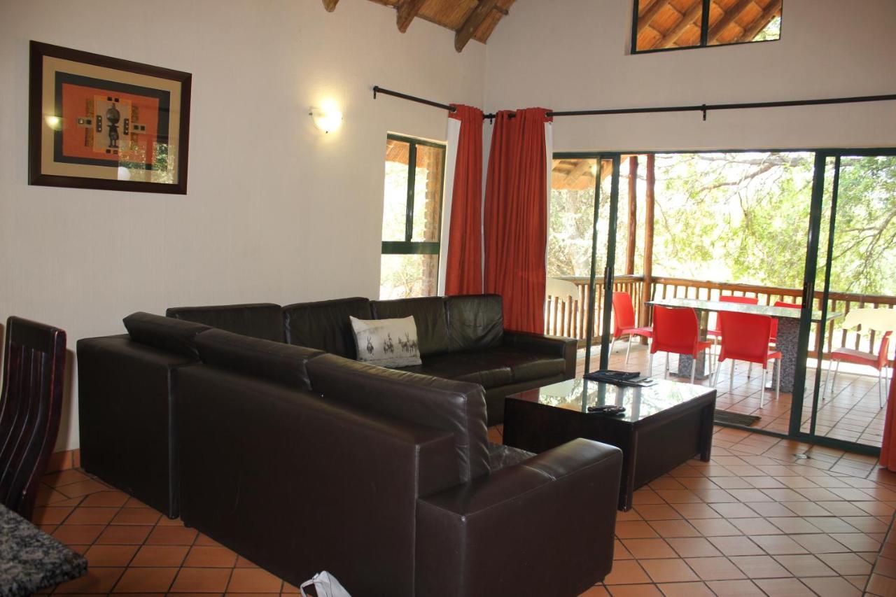 Ekuthuleni River Front Chalets Maruleng Bagian luar foto